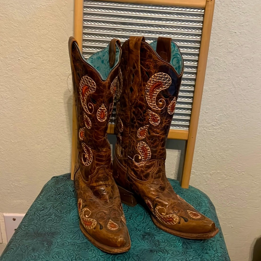 Corral Embroidered, Paisley, Tall, Fashion Cowboy Boots 8M Great condition
